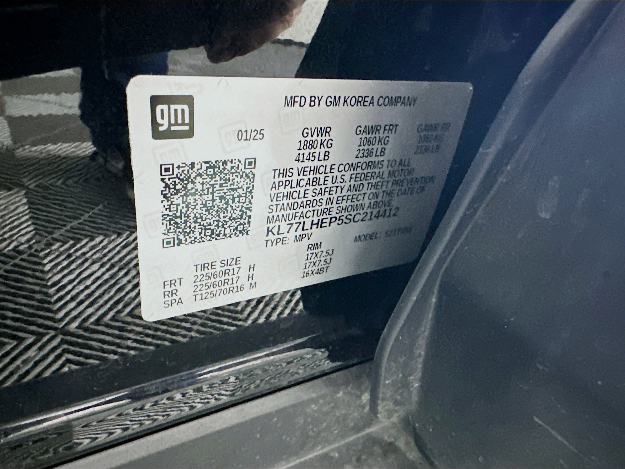 Used 2025 Chevrolet Trax LT FWD image 12