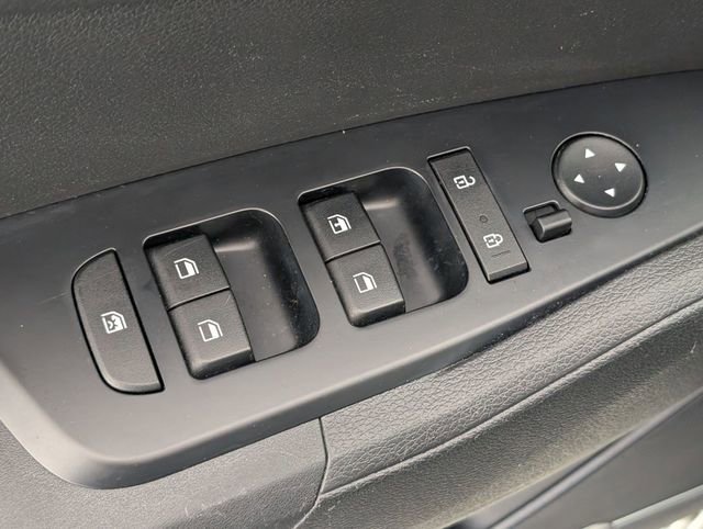 Used 2023 Kia Sportage LX image 11