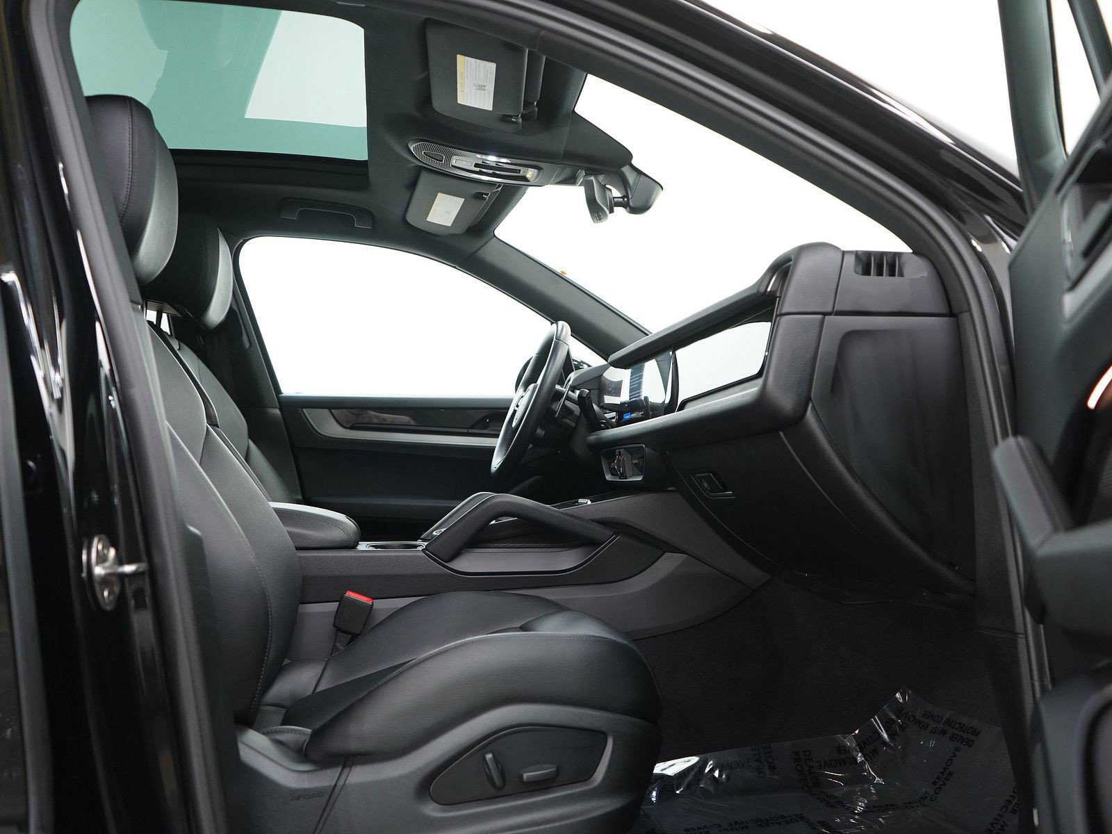 Used 2025 Porsche Cayenne AWD/4WD image 11