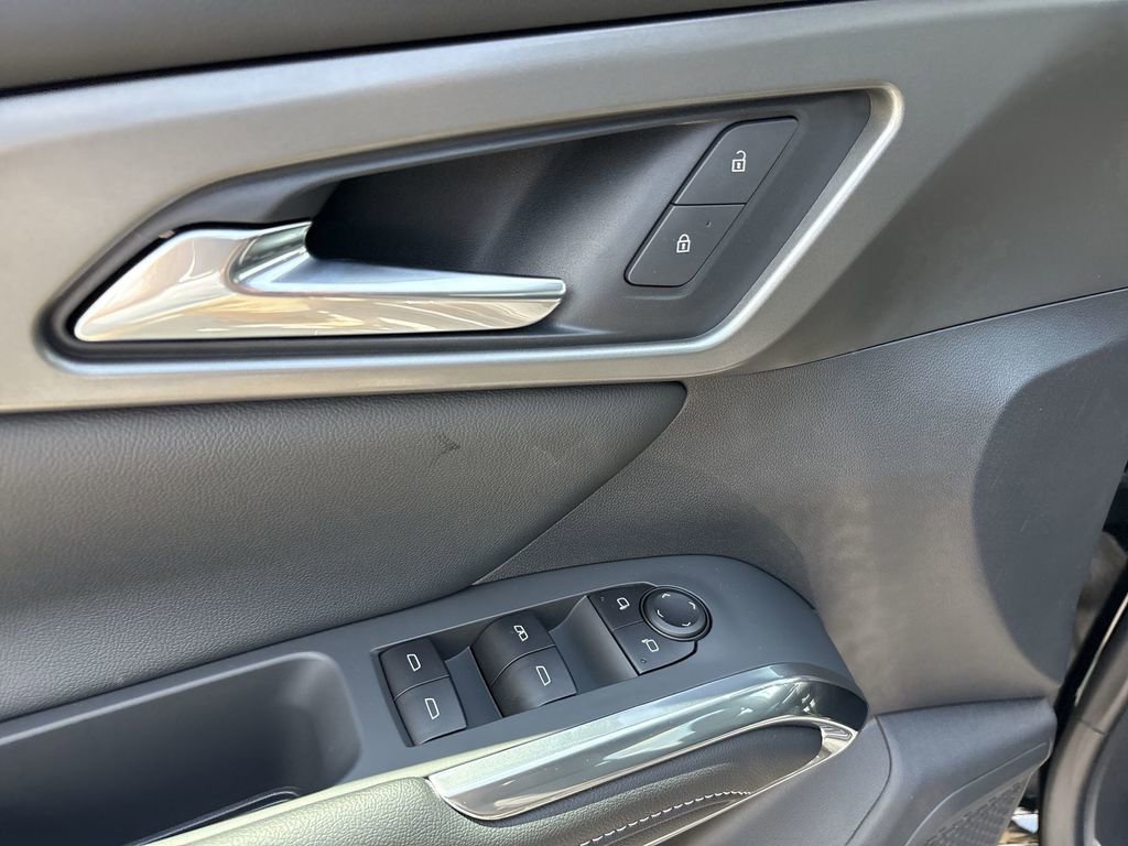 New 2025 Chevrolet Traverse LT image 24