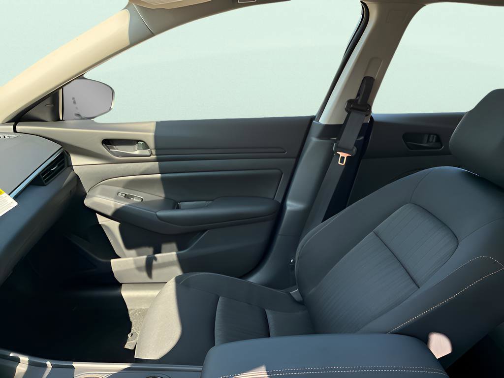 Used 2025 Nissan Altima 2.5 S image 16