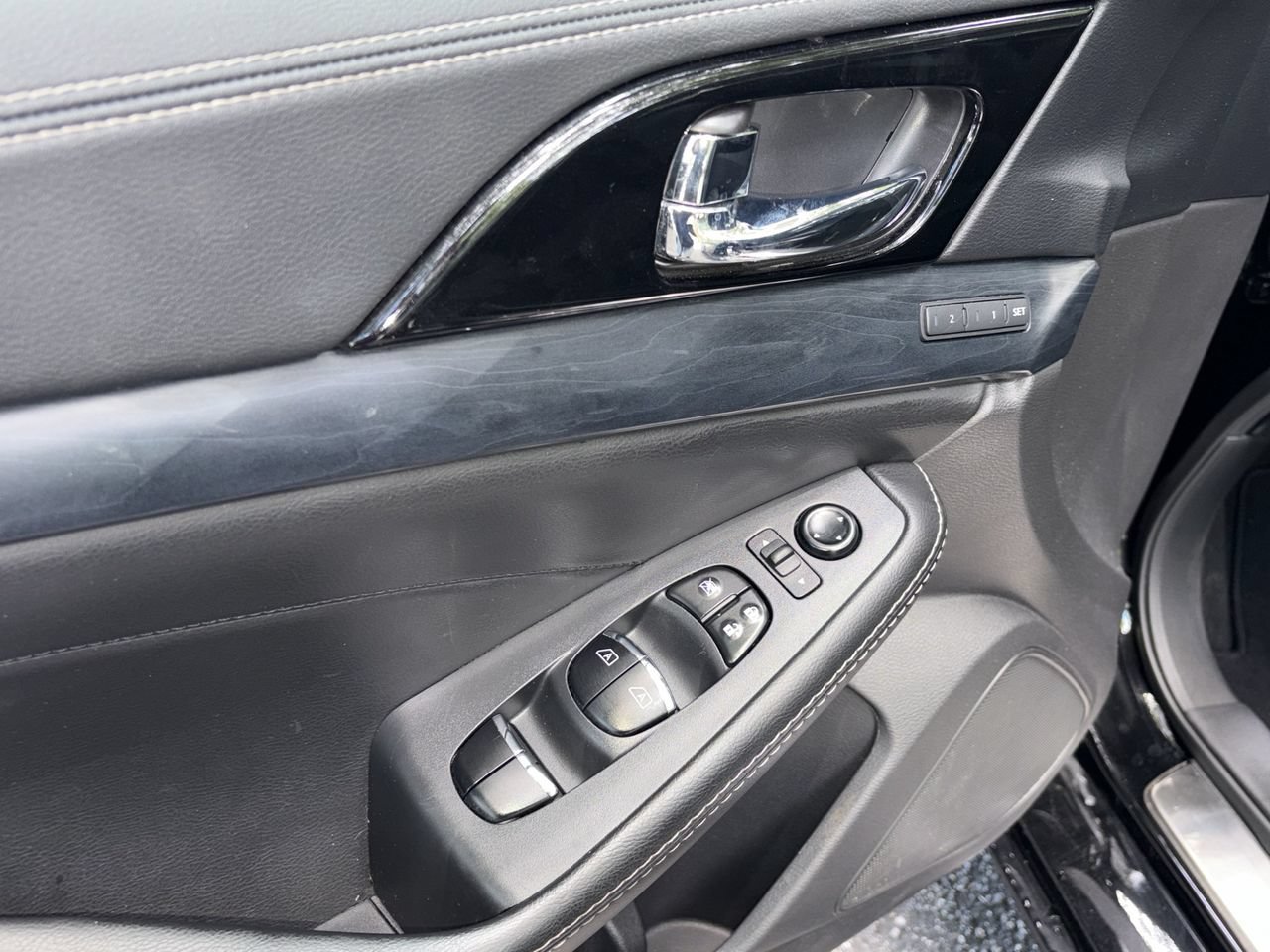 Used 2023 Nissan Maxima Platinum w/ Sport Mat Group FWD image 23