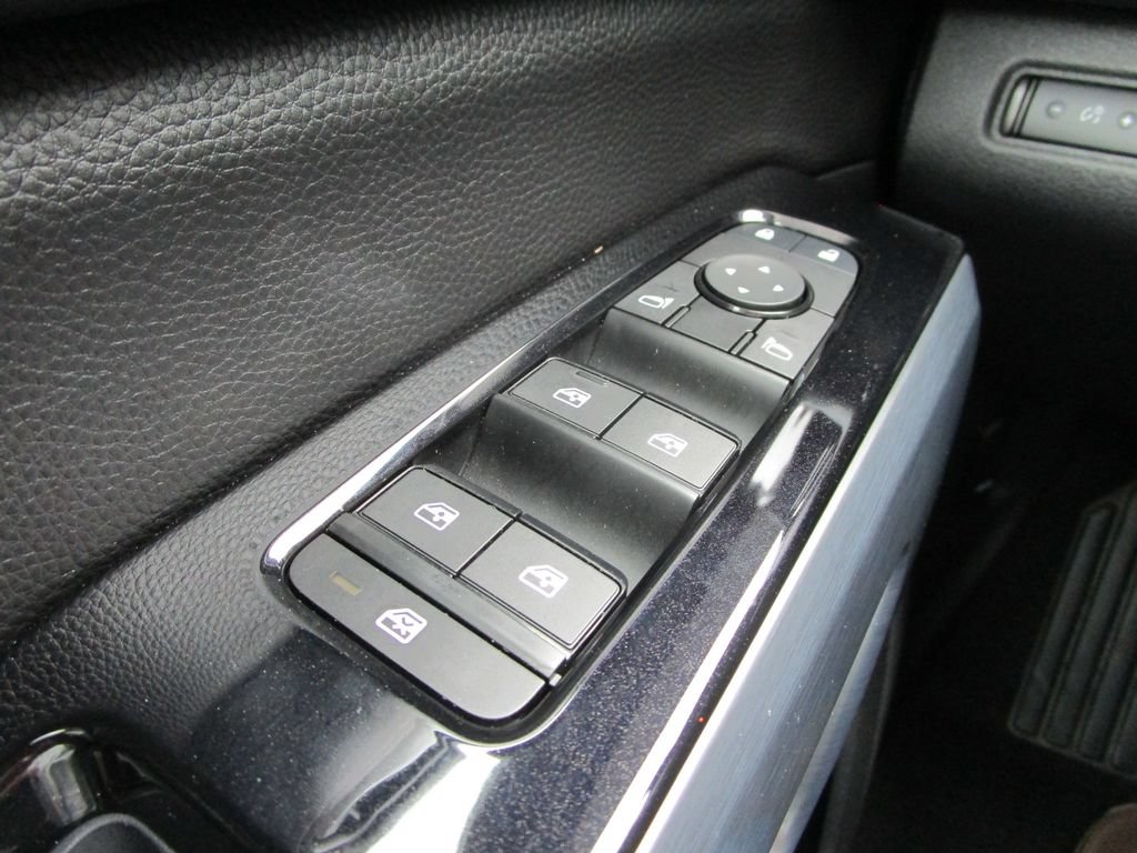 Used 2024 Nissan Pathfinder SL FWD image 33