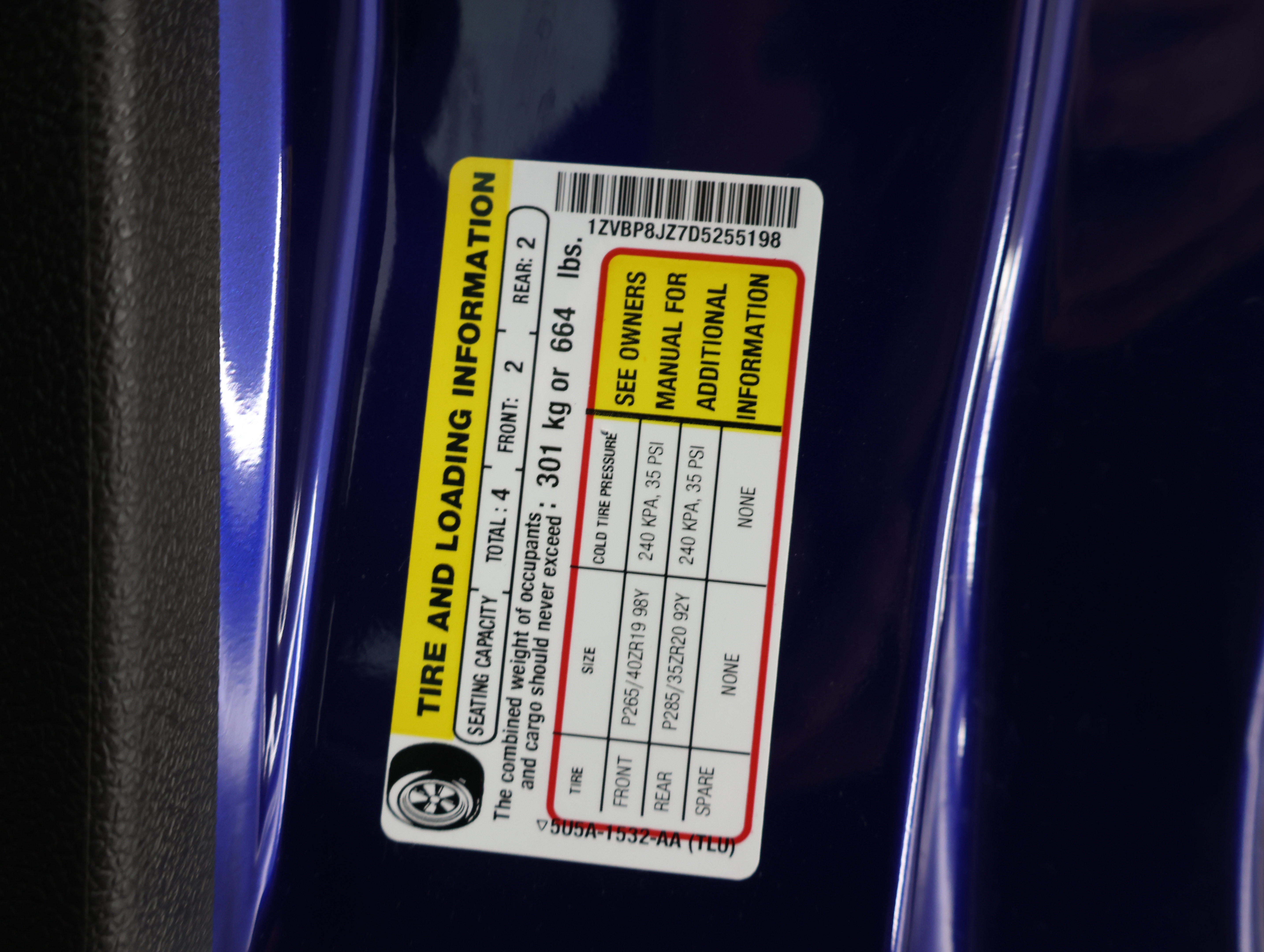 Used 2013 Ford Mustang Shelby GT500 RWD image 47