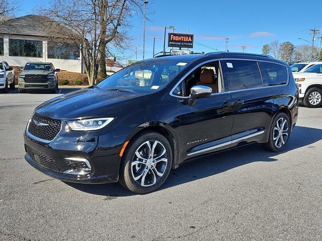 New 2026 Chrysler Pacifica Pinnacle image 3