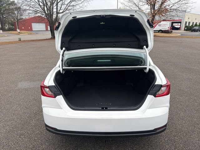 Used 2025 Toyota Camry LE AWD/4WD image 17