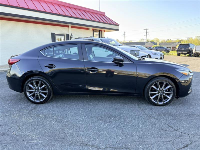 Used 2018 MAZDA MAZDA3 Touring FWD image 4