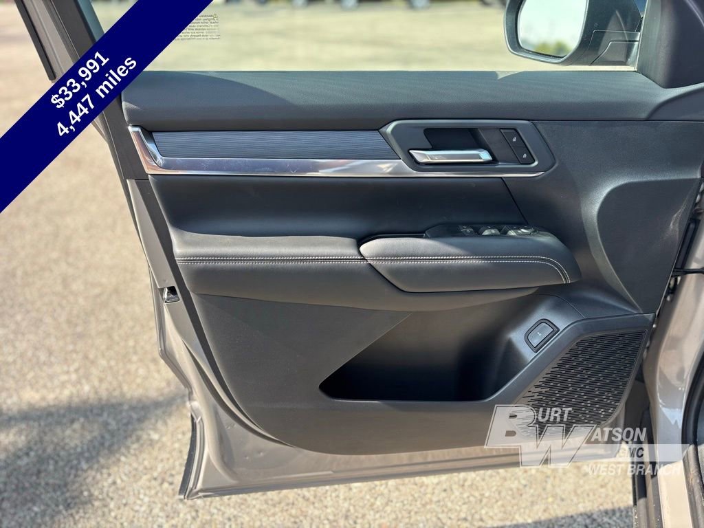 Used 2026 GMC Terrain Elevation w/ Elevation Premium Package image 11