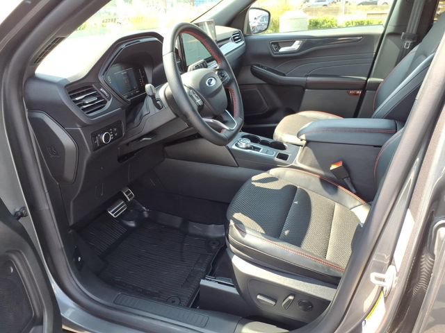 Used 2024 Ford Escape ST-Line w/ Tech Pack #1 AWD/4WD image 13