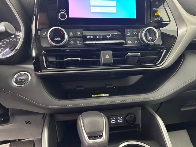 Used 2023 Toyota Highlander XLE image 31