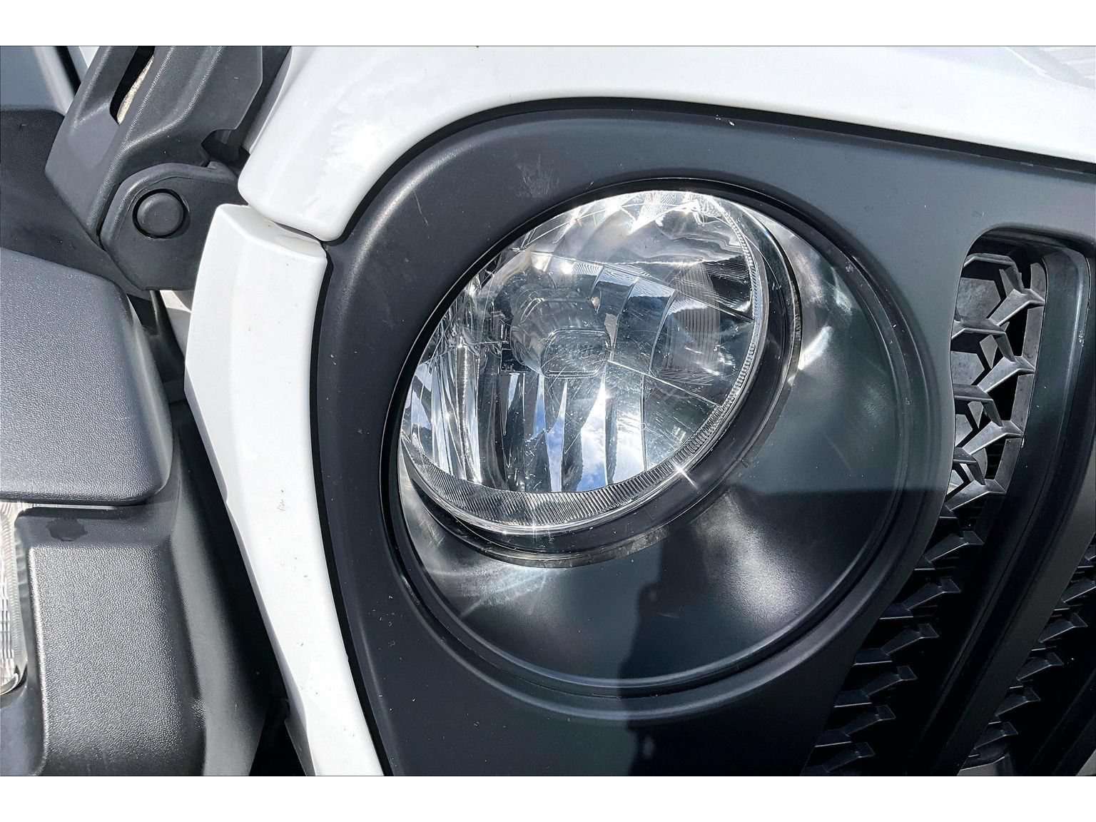 Used 2022 Jeep Gladiator Rubicon w/ Cold Weather Group AWD/4WD image 27