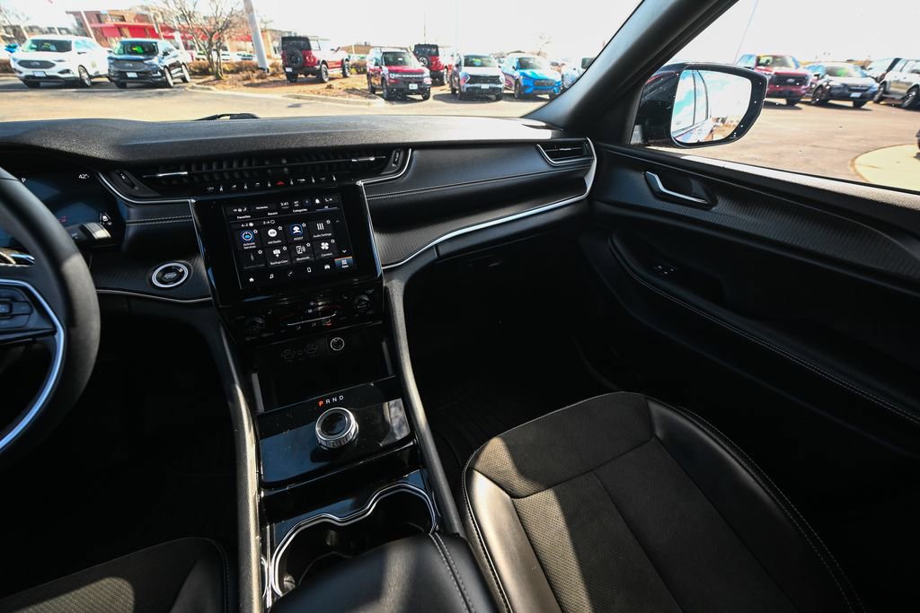 Used 2023 Jeep Grand Cherokee L Laredo image 36