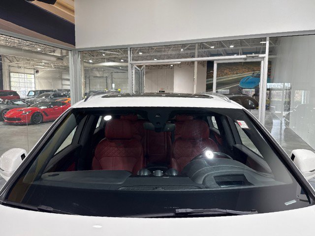 Used 2018 Bentley Bentayga image 44