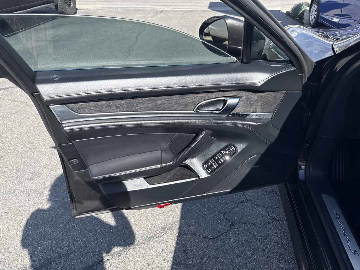 Used 2012 Porsche Panamera S RWD image 10