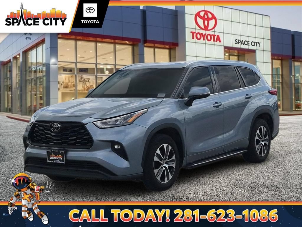 Used 2020 Toyota Highlander XLE FWD image 1
