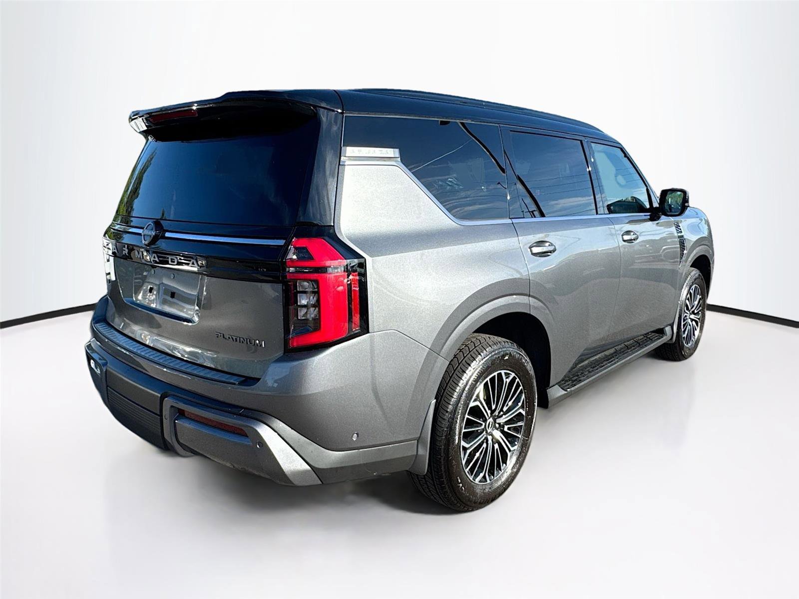 Used 2025 Nissan Armada Platinum image 7