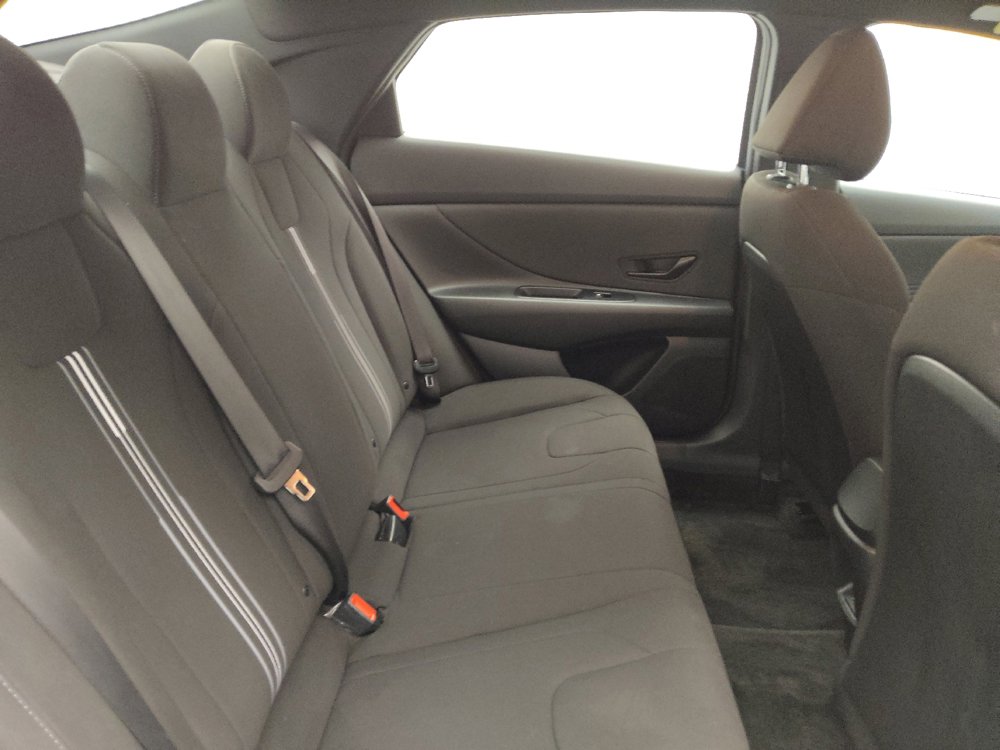 Used 2025 Hyundai Elantra Sport FWD image 19