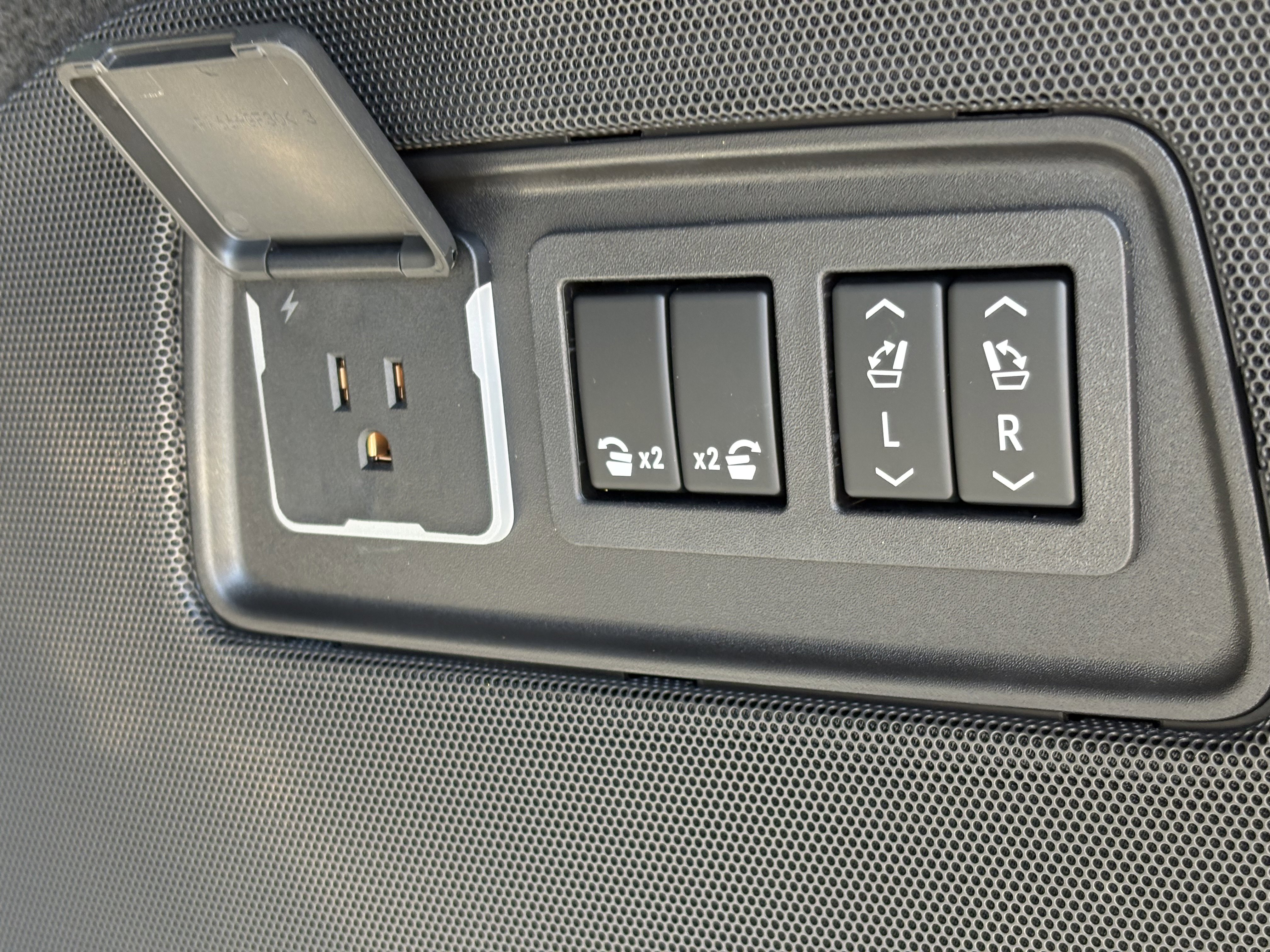 New 2026 Cadillac Escalade Luxury image 10