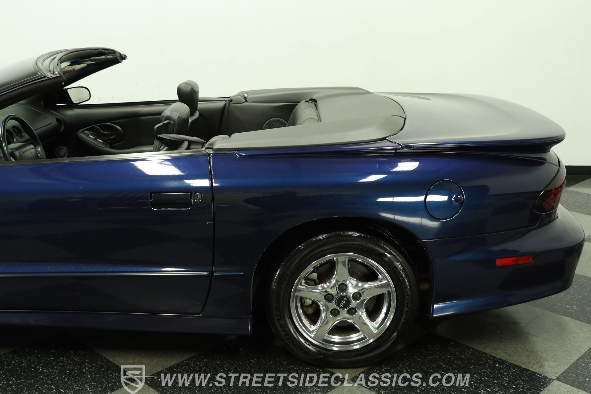 Used 2001 Pontiac Firebird Trans Am RWD image 24