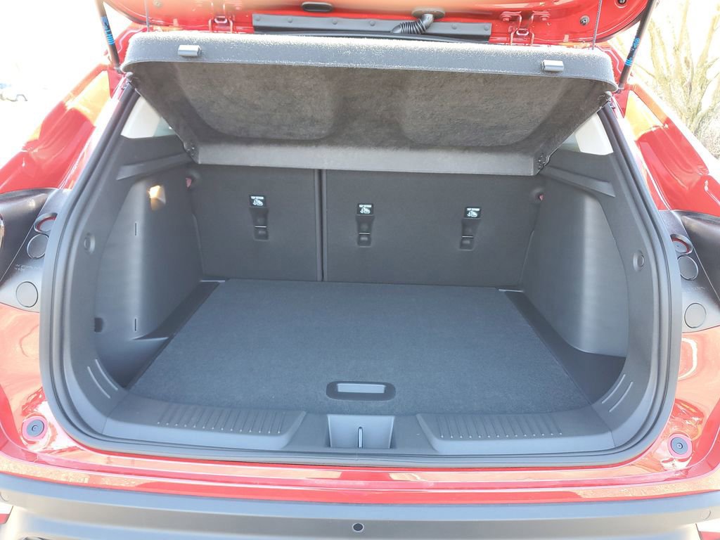 New 2026 Chevrolet Trax LT w/ Driver Confidence Package FWD image 8