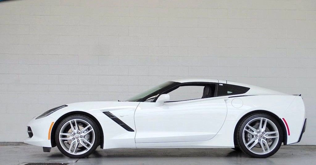Used 2019 Chevrolet Corvette Stingray Coupe w/ 1LT image 3