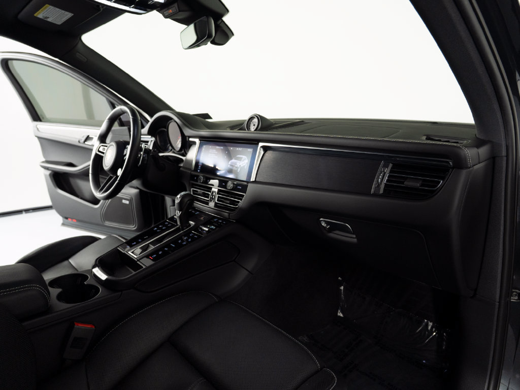 Certified 2023 Porsche Macan GTS AWD/4WD image 34