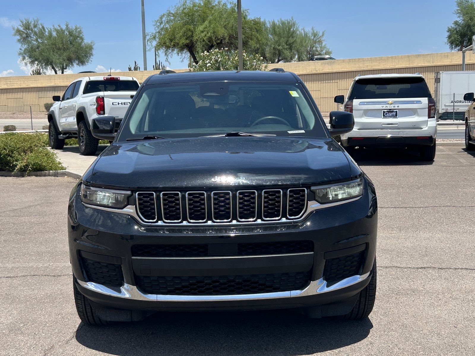 Used 2023 Jeep Grand Cherokee L Laredo RWD image 8