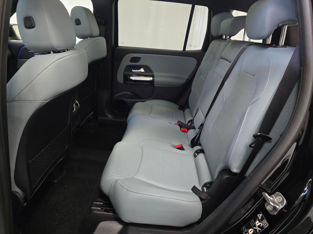 New 2026 Mercedes-Benz GLB 250 4MATIC image 18