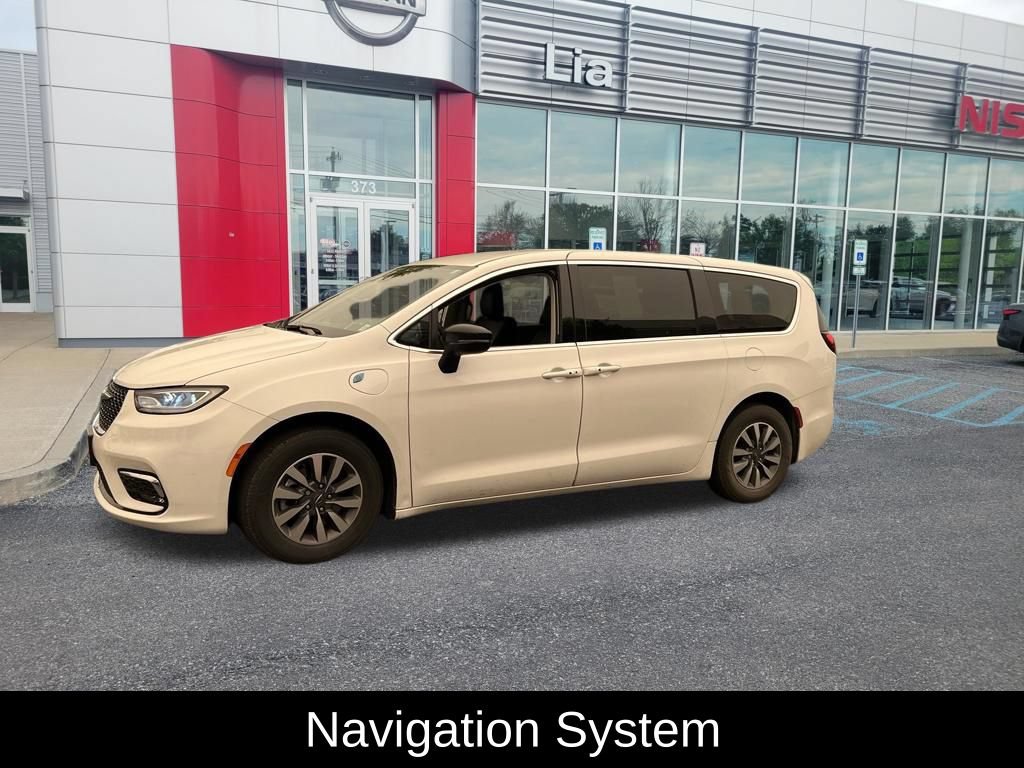 Used 2024 Chrysler Pacifica Limited FWD image 8