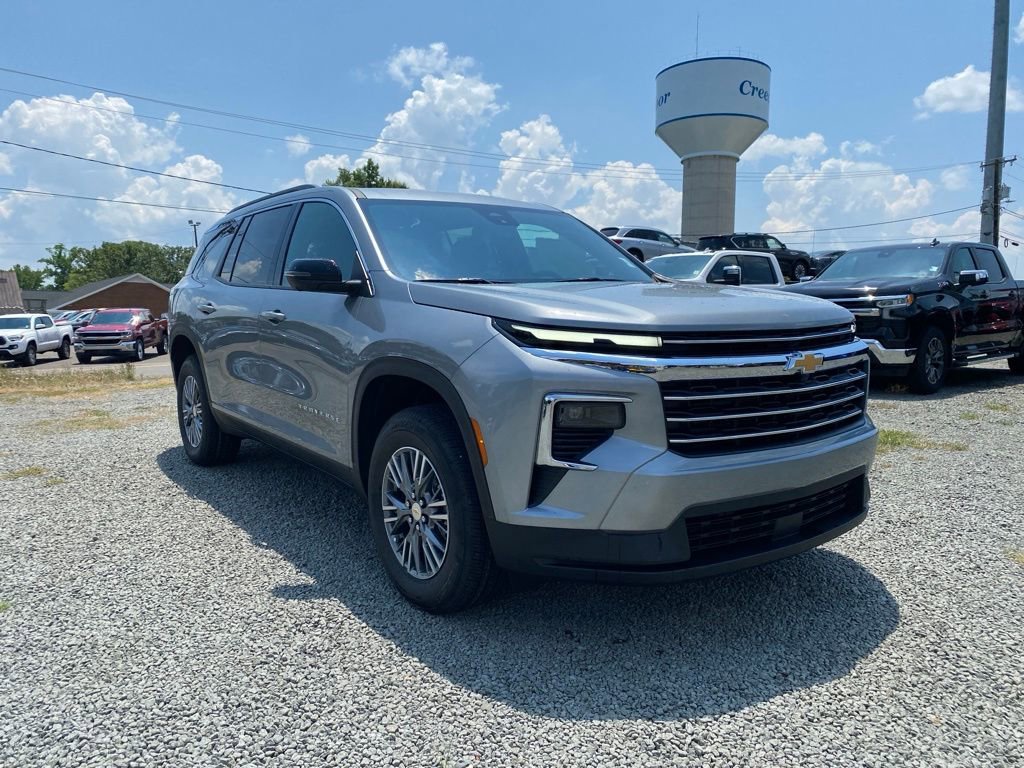 New 2025 Chevrolet Traverse LT w/ Driver Confidence Package