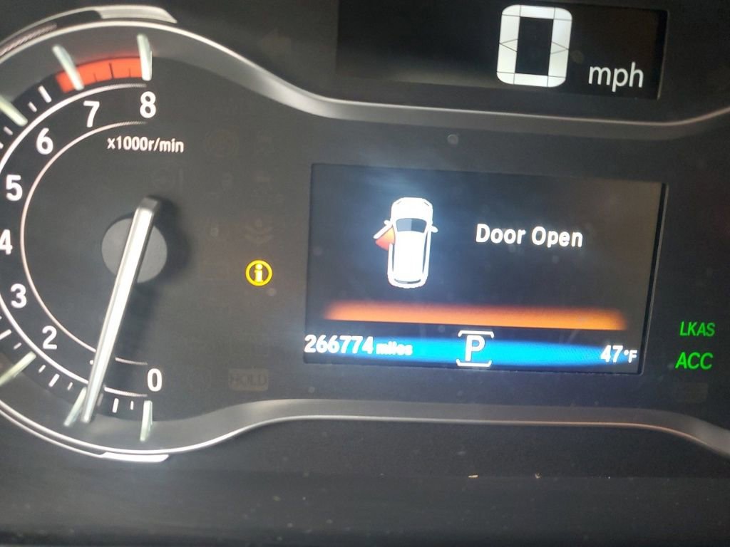 Used 2016 Honda Pilot Touring image 13