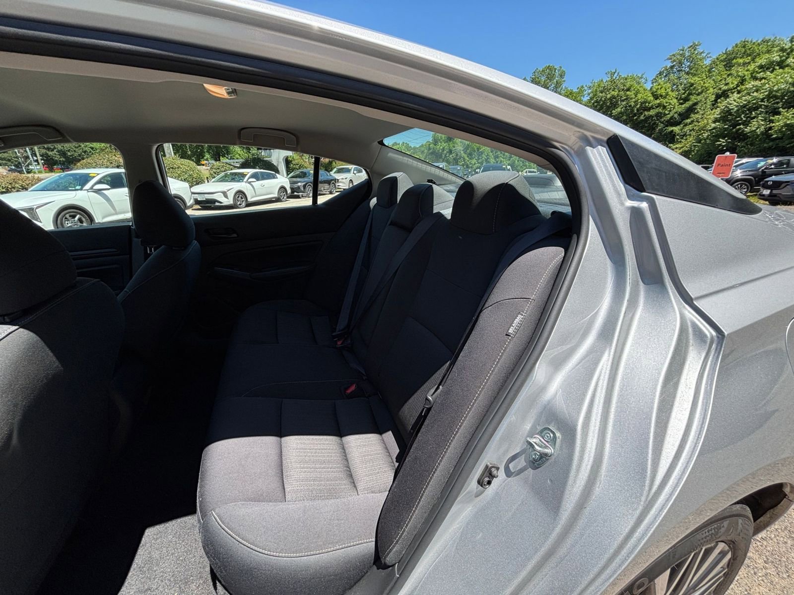 Used 2025 Nissan Altima 2.5 SV FWD image 37