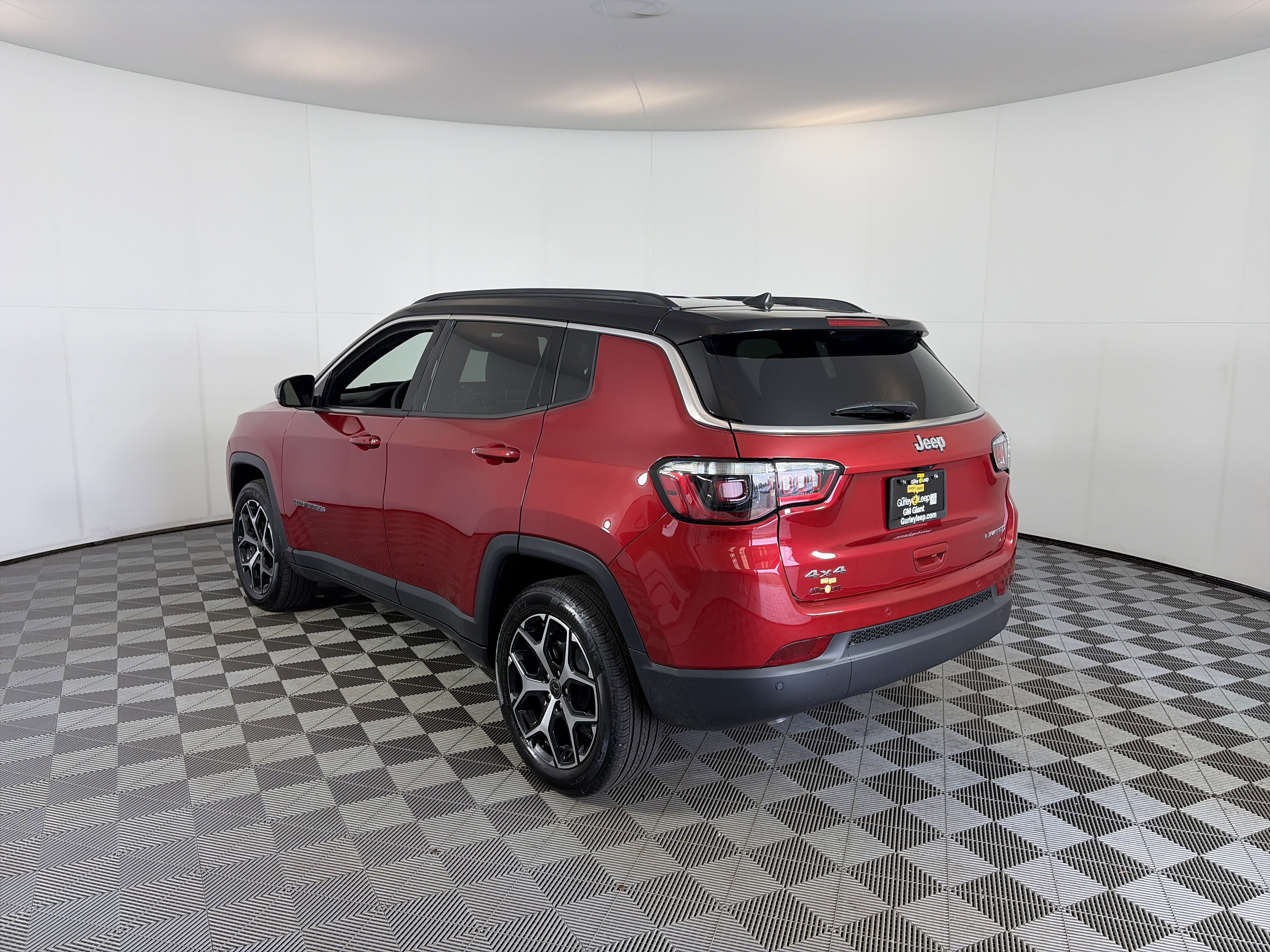 Used 2025 Jeep Compass Limited AWD/4WD image 8