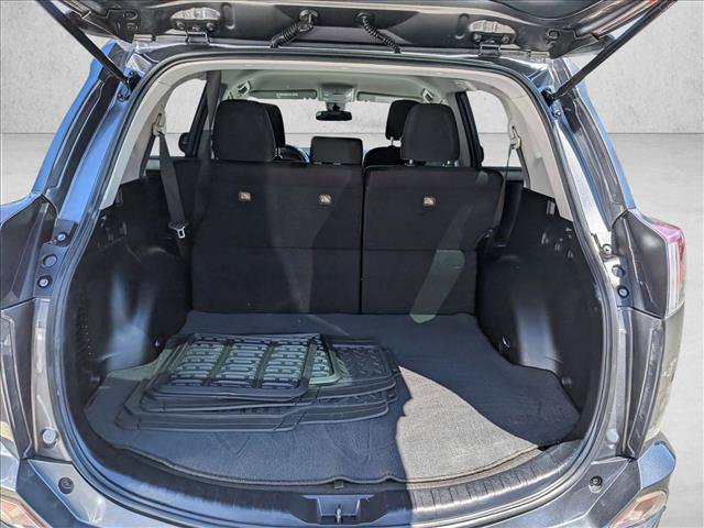 Used 2017 Toyota RAV4 LE FWD image 6