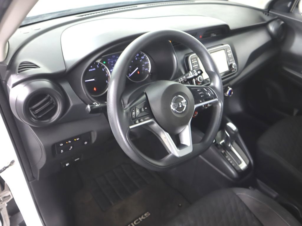 Used 2021 Nissan Kicks S image 9