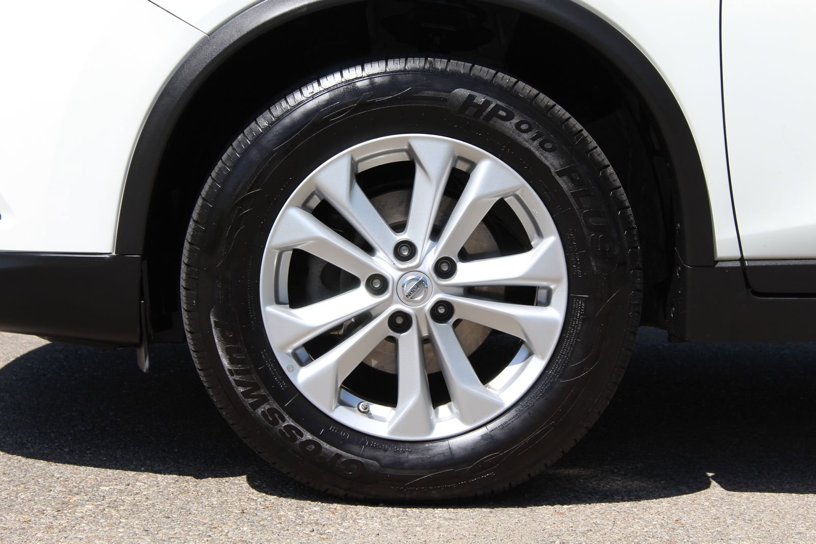 Used 2015 Nissan Rogue SV w/ SV Premium Package image 25