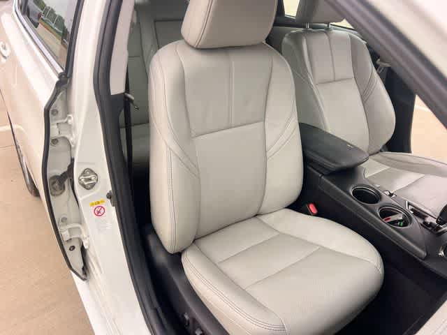 Used 2017 Toyota Avalon Limited FWD image 12