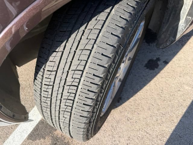 Used 2017 Buick Enclave Leather FWD image 3