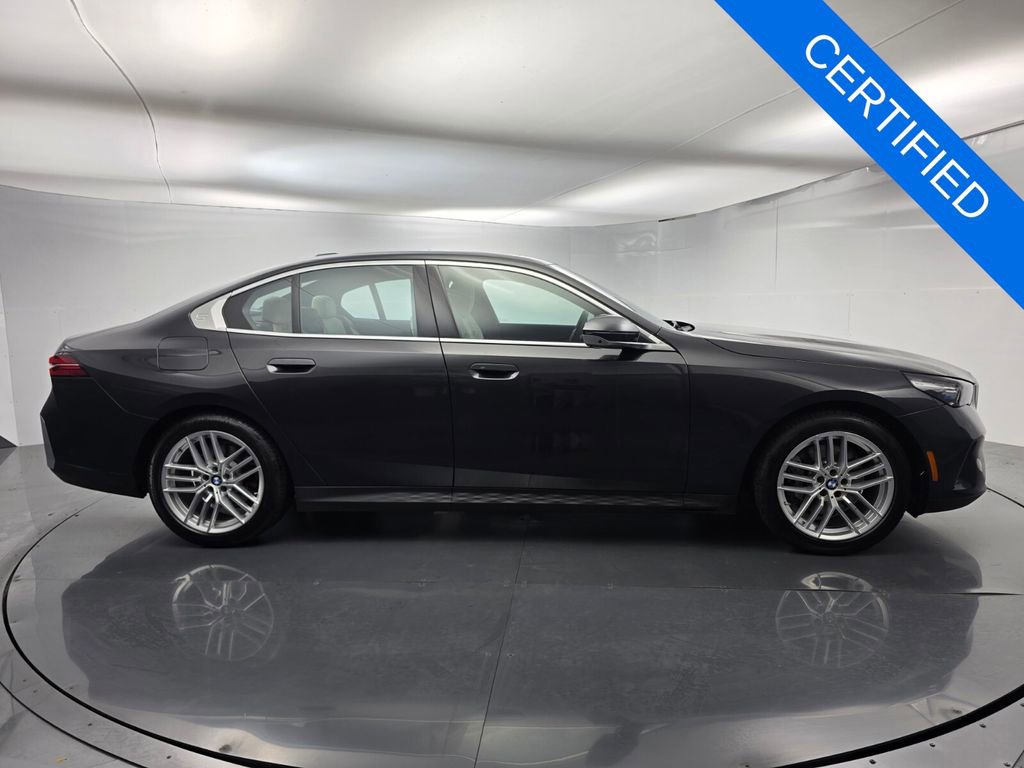 Certified 2024 BMW 530i w/ Premium Package RWD image 3