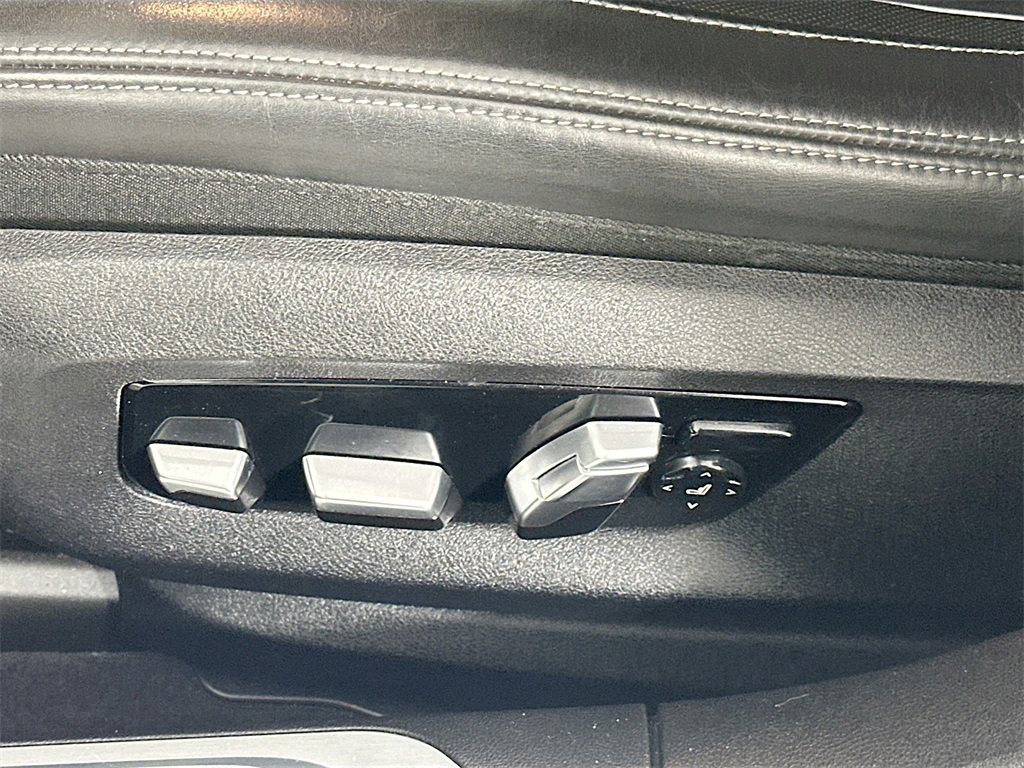 Used 2019 BMW ALPINA B7 xDrive w/ Luxury Rear Seating Package image 23