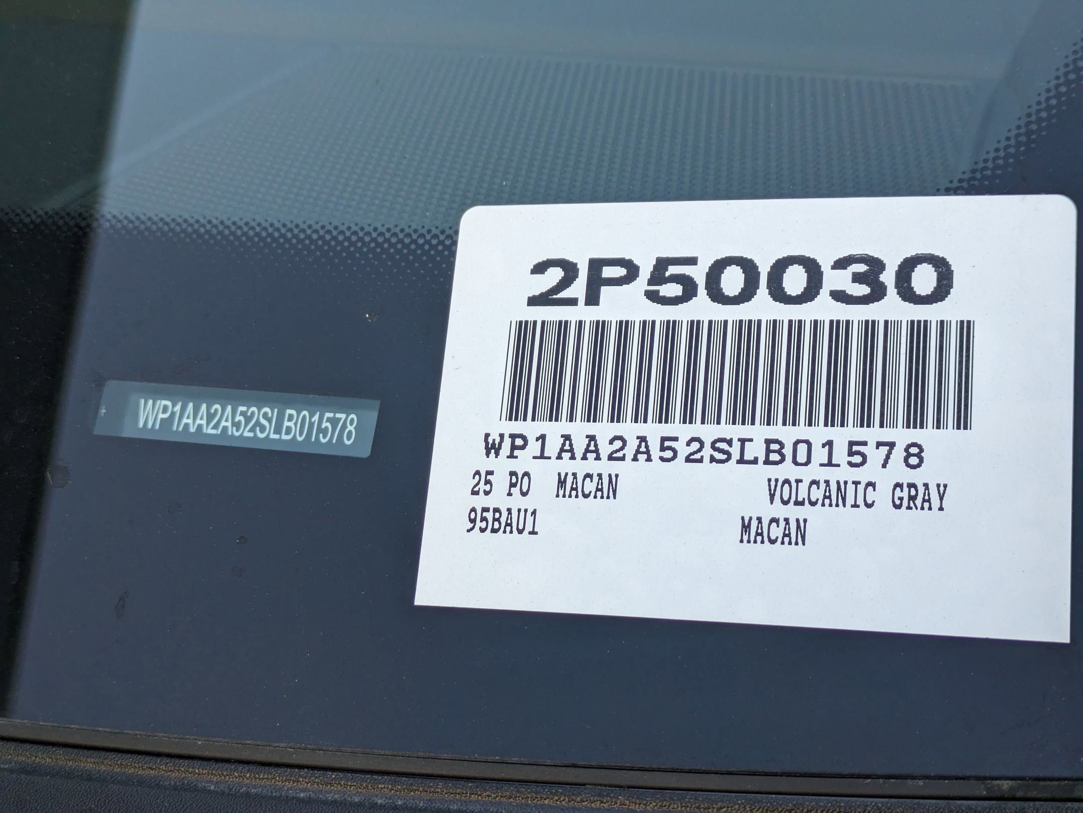 Certified 2025 Porsche Macan image 27