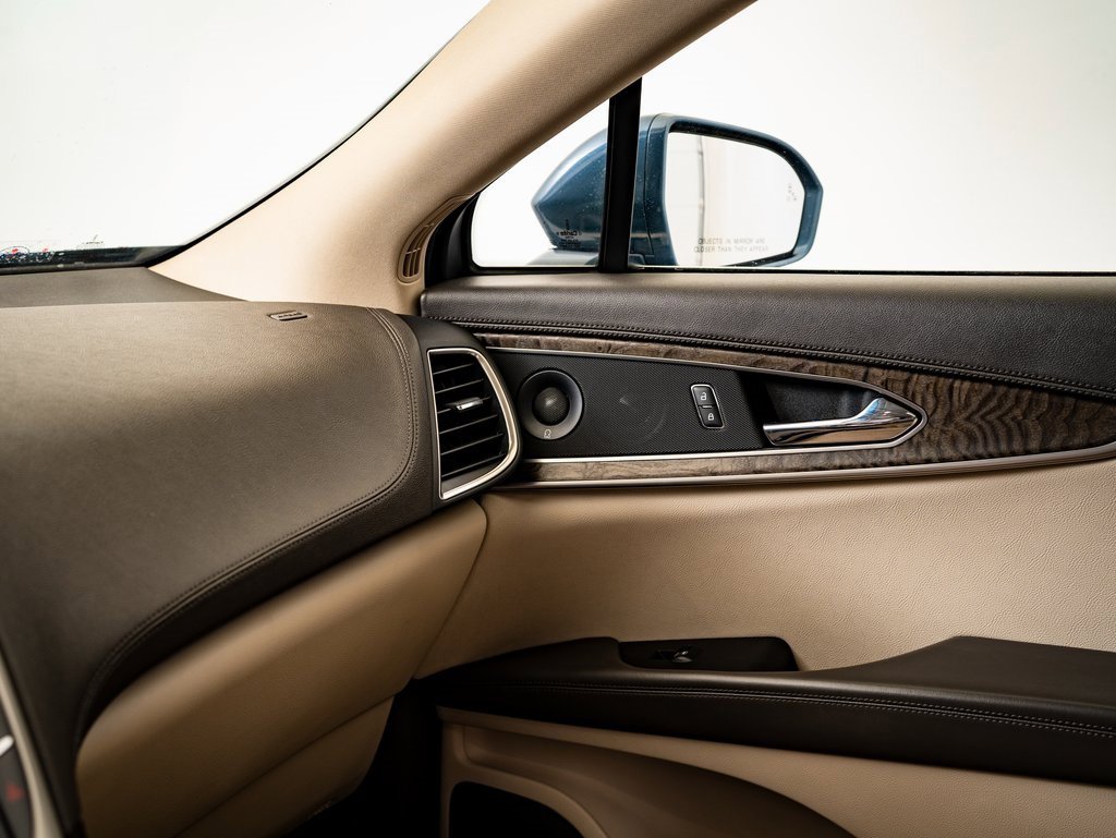 Used 2019 Lincoln Nautilus Select image 36