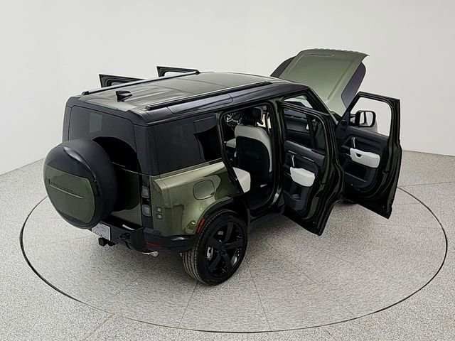 New 2026 Land Rover Defender 110 X-Dynamic SE AWD/4WD image 39