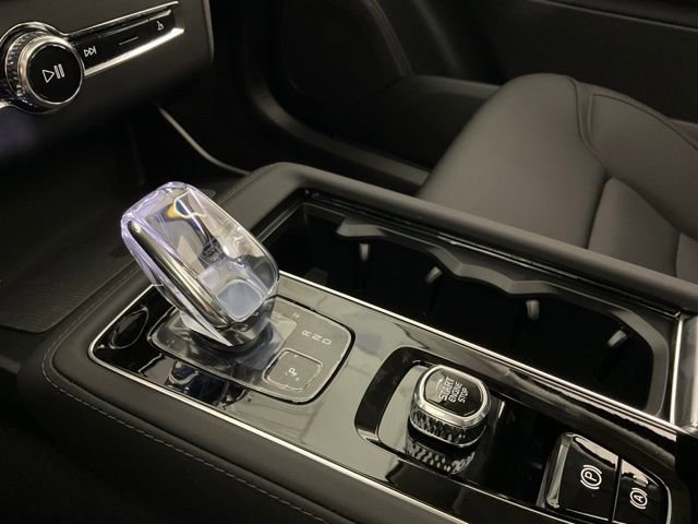 New 2026 Volvo XC90 B6 Plus w/ Protection Package Premier image 21
