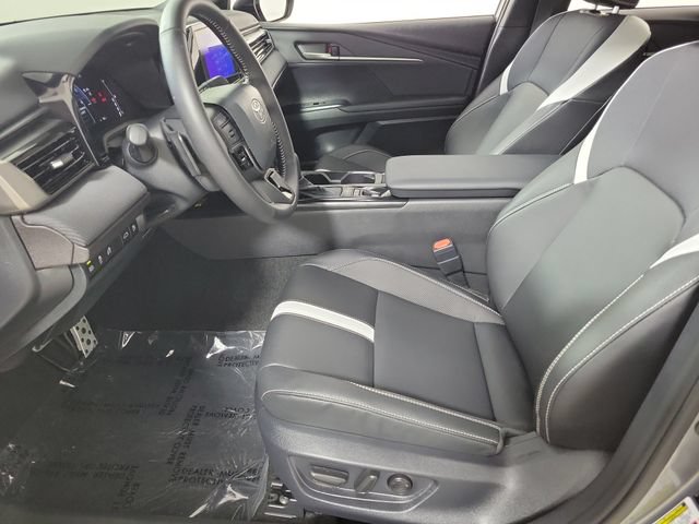Used 2026 Toyota Camry SE w/ Convenience Package FWD image 19