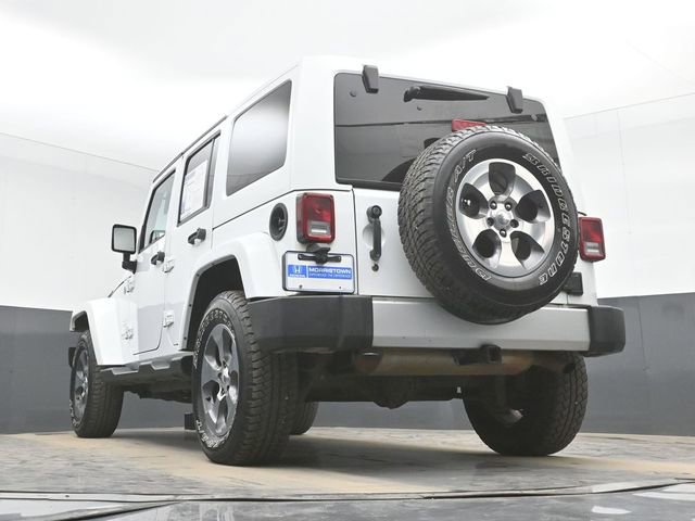 Used 2017 Jeep Wrangler Unlimited Sahara w/ Connectivity Group AWD/4WD image 42