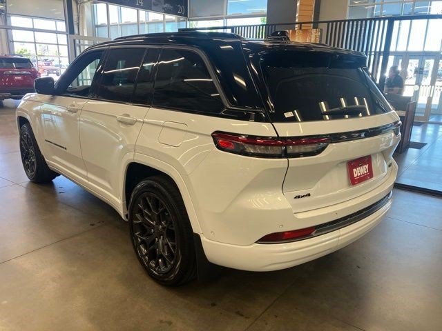 New 2026 Jeep Grand Cherokee Summit w/ Obsidian Package AWD/4WD image 5