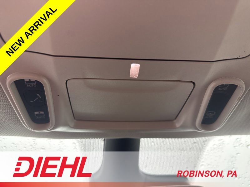 Used 2023 Chrysler Pacifica Limited w/ Uconnect Theater Family Group image 40