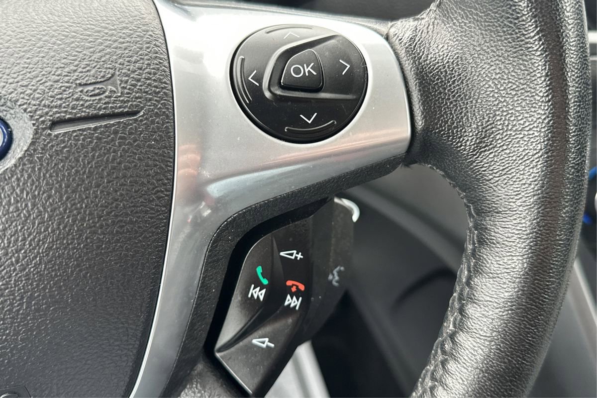 Used 2017 Ford C-MAX Energi SE w/ Equipment Group 401A image 33