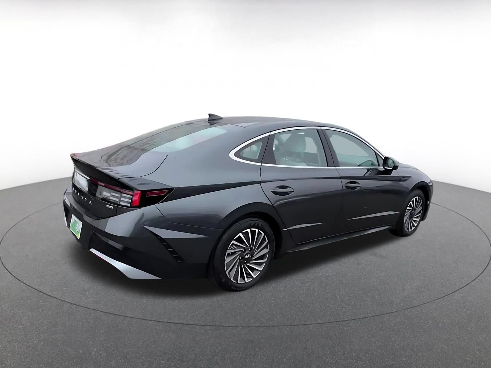 Used 2025 Hyundai Sonata SEL FWD image 15